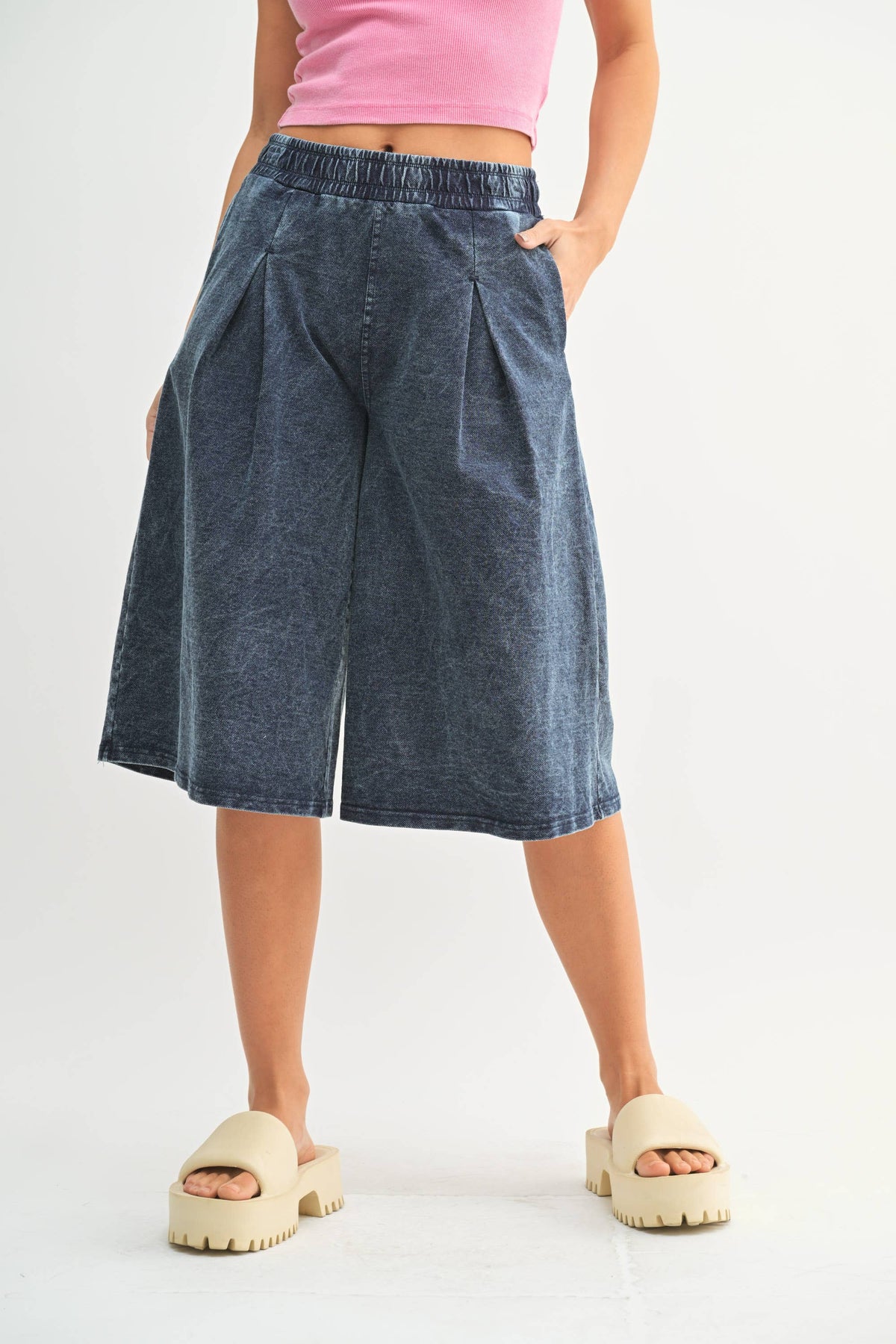 Culottes plisados con lavado mineral