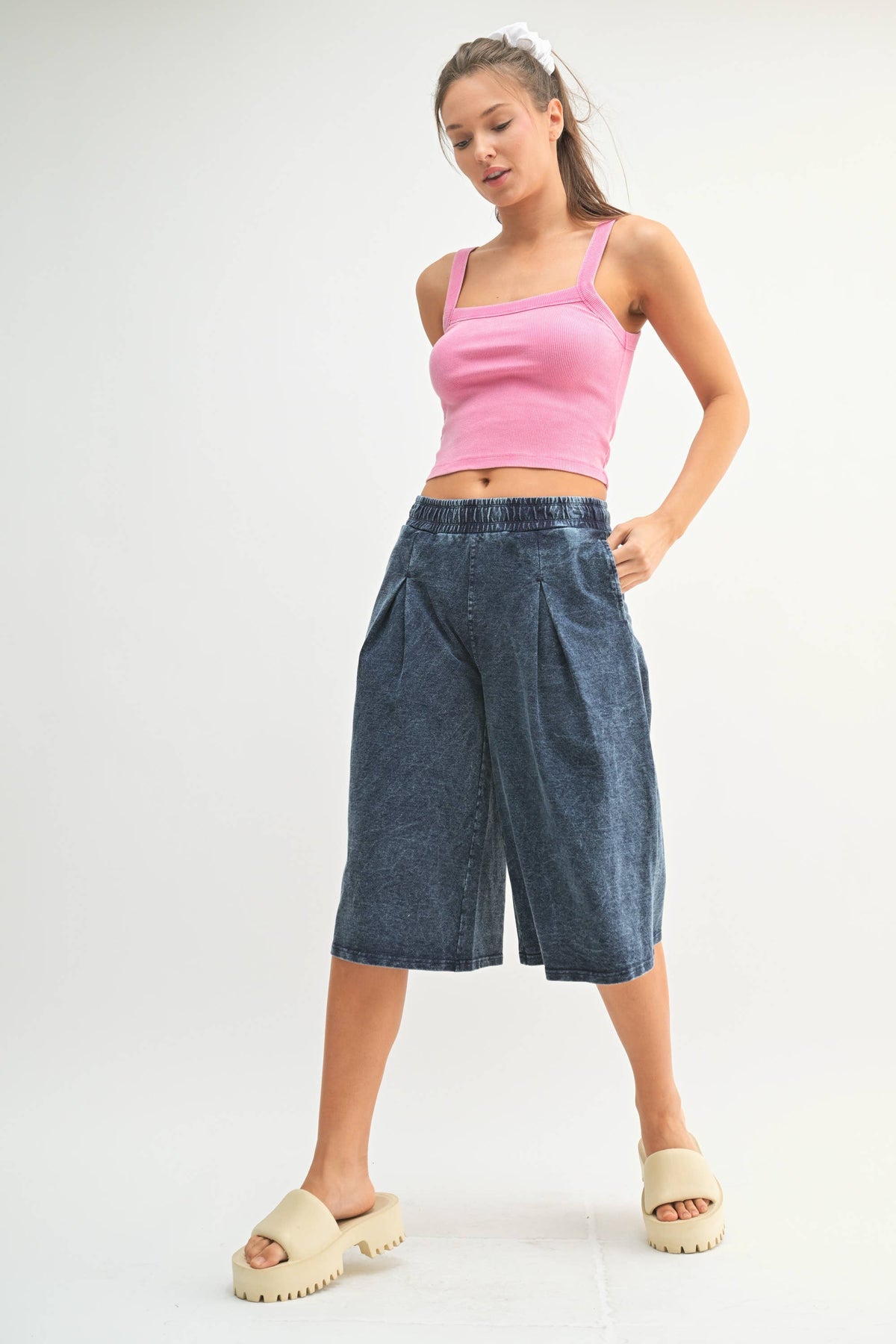 Culottes plisados con lavado mineral
