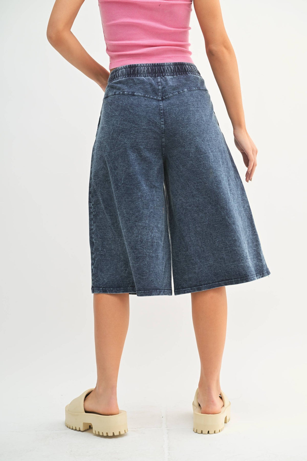 Culottes plisados con lavado mineral