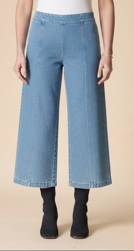 Pantalon court en coton délavé